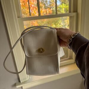 🥛 Rare VTG COACH 9993 White Cream Leather Mini Pocket Purse Brass Turnlock